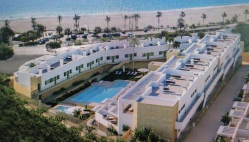 Premier Escape on the Sea Edge - Foto 1