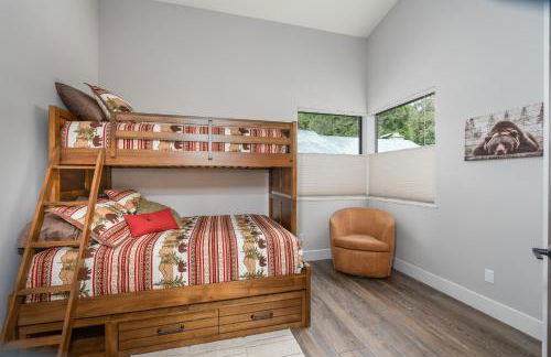 Mariposa Grove Creekside Retreat - To be featured on STAYCATION on the Destination Channel in 2026! - Foto 13