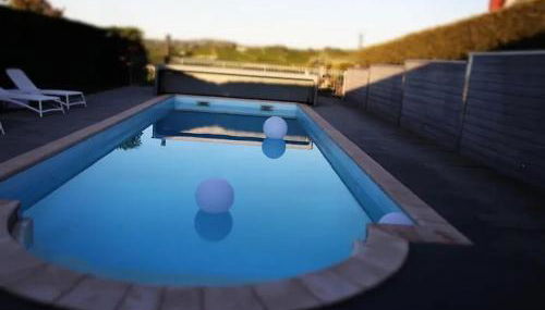 Villa Lilli Beta Bella - Appartamento Rosso Whispering Vines - Foto 3, sunbed