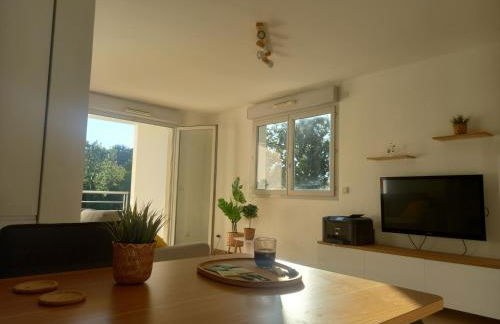 T2 de 56m2 - Genève à 5 min- Parking Privé Gratuit - Photo 8