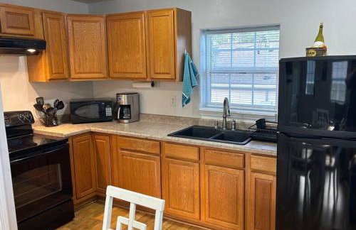 Bay Breeze Bliss-Hot Tub, Bar and Canal 5mi to Beach - Foto 22