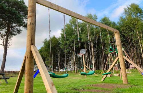 Lovely Semi-rural Caravan & Hot Tub - Sleeps Fam 6 - Photo 27