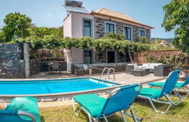 Madeirense Villa in Santa Cruz - Foto 1