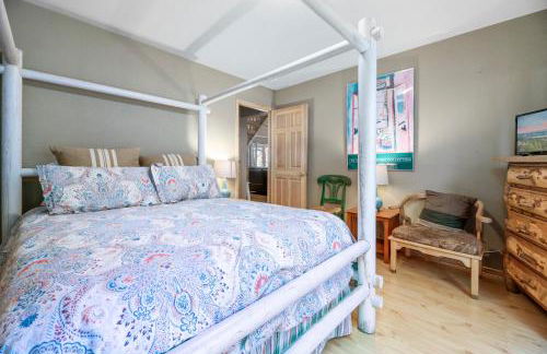 Abe's Cool Cabin - Nice luxury home with a game room, hot tub, and pool table - Foto 38