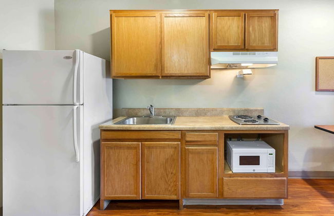 Extended Stay America Select Suites - Akron - South - Photo 7