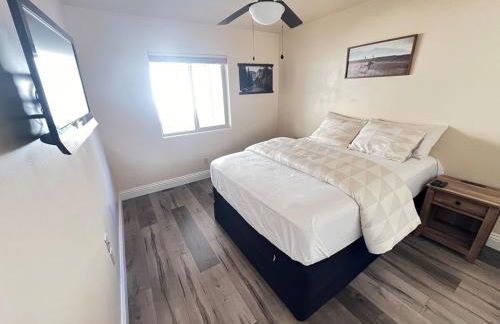 King Bed - Hot Tub, 3 Queens, Home away from home - Foto 10