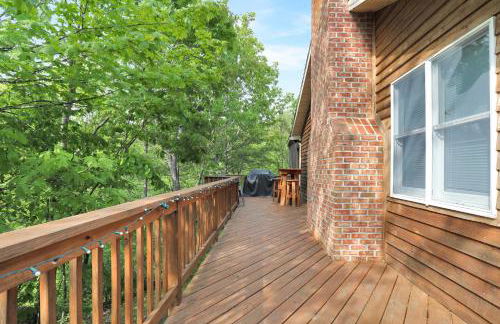 Lazy Basye Shenandoah Cabin with Hot Tub, Sleeps 10 - Foto 16