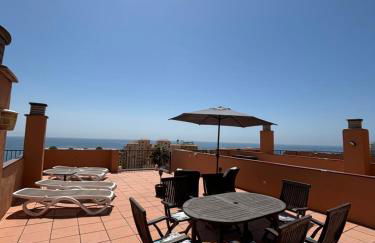 Ático con Vistas al Mar y con Piscina frente a Castillo Sohail - Photo 19