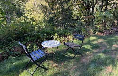 Enchanted Hollow- Cozy, Romantic Woodland Getaway - Photo 29