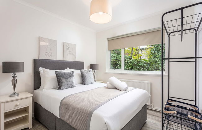 Cuthbert House - Donnini Apartments - Photo 6