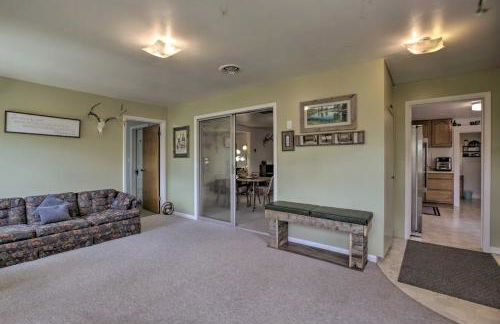 Walkable Ten Sleep House with Patio and Sunroom! - Foto 12