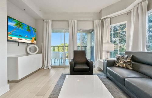 Family-Friendly 3-Bedroom Condo for 6 and 5 min to Disney - Photo 28