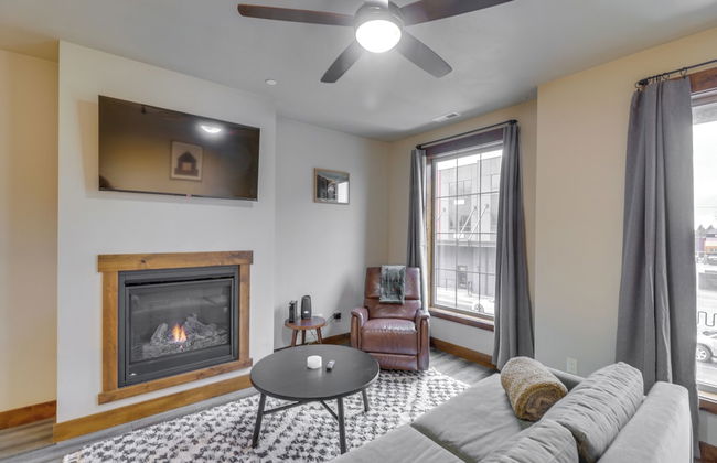 Downtown Columbia Falls Condo: 16 Mi to Ski Resort - Foto 1