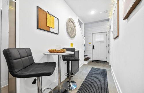 Lux Stay's Modern Loft Style Tiny Home in ATL - Foto 29