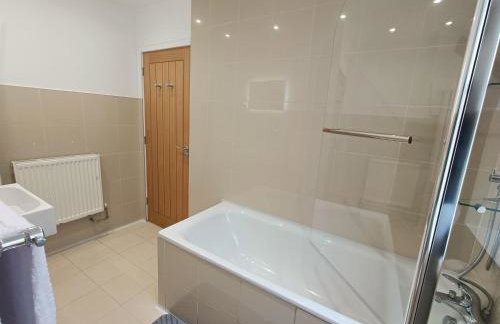 RnB - Rural n Beautiful - The Spacious Coach House - Photo 20