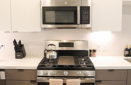 Bright & Cozy Getaway with Pool Free Parking 10 mins Disneyland - Foto 53