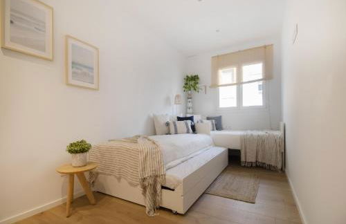 Seafront Apartment in Calella with Beach Access - Photo 24