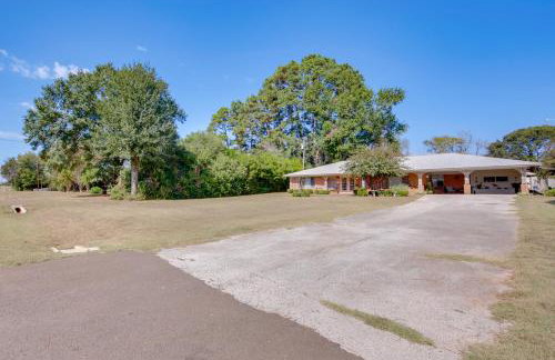 Fire Pit and Patios Peaceful Alto Getaway! - Foto 36