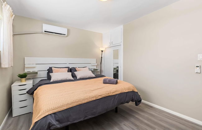 Modern Retreat With Spacious Yard & Cozy Interiors - Photo 11