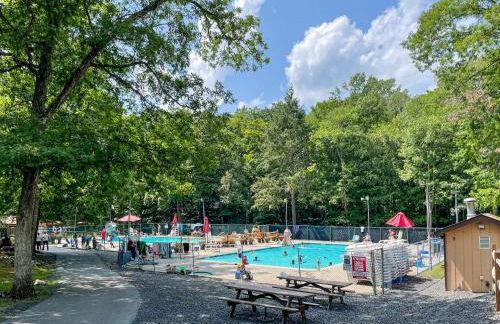 Luxurious Poconos Retreat - Hot Tub, Sauna, Games - Foto 50