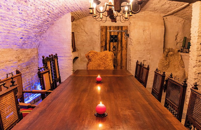 Unique Apartment In Historic Mansion - Photo 27