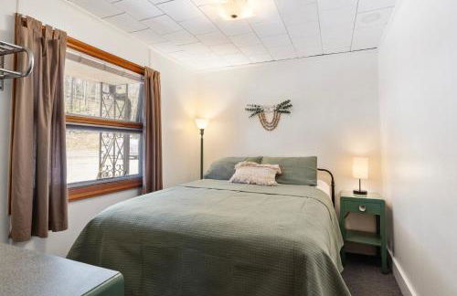 Squam Waterfront 2 bed rental (Suite 6) - Foto 8