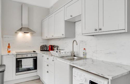 Central L1 Stay, Close to all Attractions, Parking Nearby - Foto 71