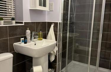 4Bed 3 Bath Home I Sleeps 7-9 I Family & Contractors I Parking - Foto 27