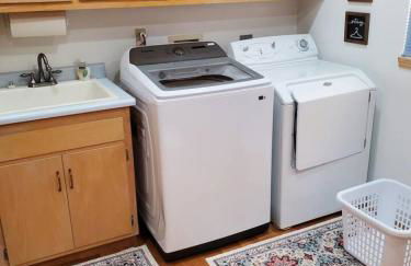 Grass Valley Oasis - Spacious Family Retreat Near Rollins Lake - Photo 25