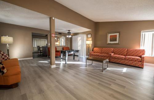 Private Oasis with Pool - Foto 30