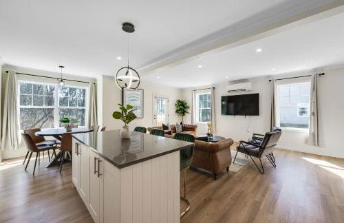 Spacious House in Prime Location - Photo 27