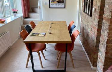 Centre of town House 3 Bedrooms Sleeps 5 and Infant Free Onsite Parking 2 Cars - Foto 5