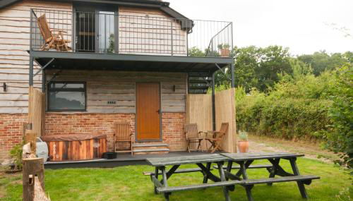 Luxury three bedroom property with hot tub - Foto 3