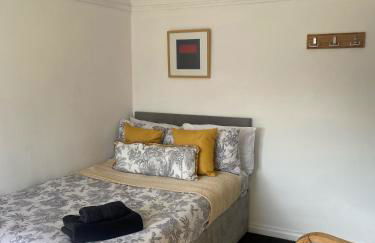 Lovely 2 Bed Full House By The Beach - Foto 13
