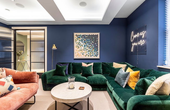 Pepys House: A Modern Touch of History - Foto 24