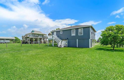 Cozy and charming getaway with deck, close to beach - Foto 42