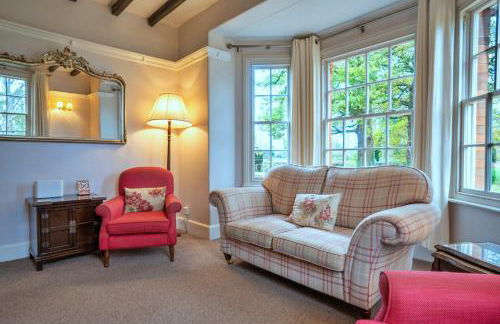 Finest Retreats - South Lodge at Longford - Photo 8