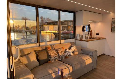 Hausboot Fjord HAVEN mit Biosauna in Barth - Photo 5