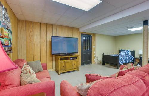 Waterfront Lay Lake Retreat w/ Dock & 3 Piers! - Foto 15