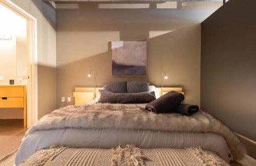 Union Station downtown and gameday retreat! - Foto 26