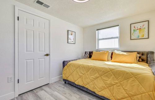 Canal Front Oasis w Heated Pool Close to the Beach - Foto 22