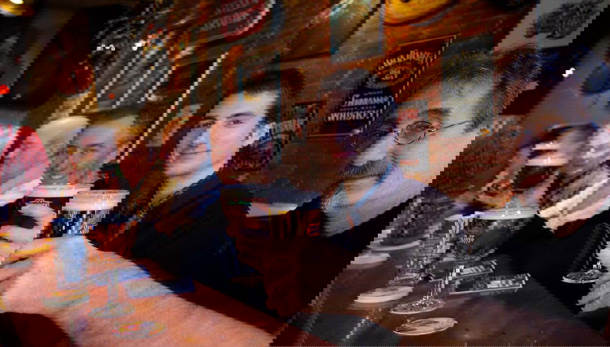 Un brindisi in un pub di Anversa