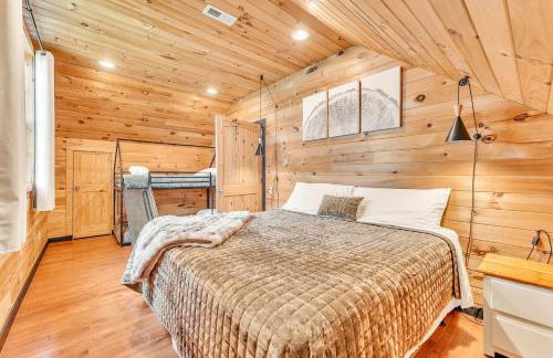 Pop & Granny's cabin with a fire pit hot tub & indoor pool - Foto 29