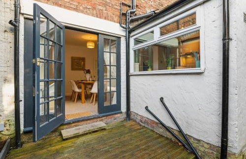 Luxurious 3 bed 1 Bath Stay Ideal for Families and Contractors - Photo 14