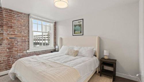 Spacious, King Bed, w Pool Table & Brunch Below! 303 - Photo 2