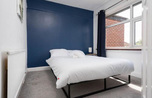 Comfy 3BR Home - Pool Table - Games - Sleeps 8 - Foto 4