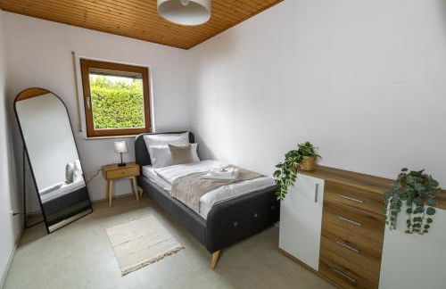 Cozy Holiday Home - Photo 14