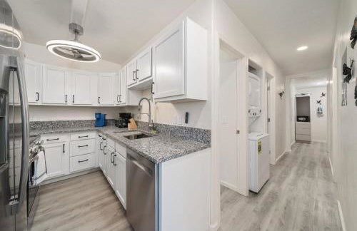 3BR 2BA Comfy Home with Jacuzzi - Foto 7