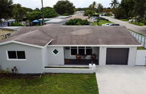 Stadium Sunflower Miramar home, 3 bd, 2 ba - Photo 6