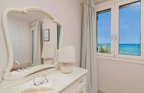 Villa Elizabeth - Seafront Classic Villa! - Foto 6